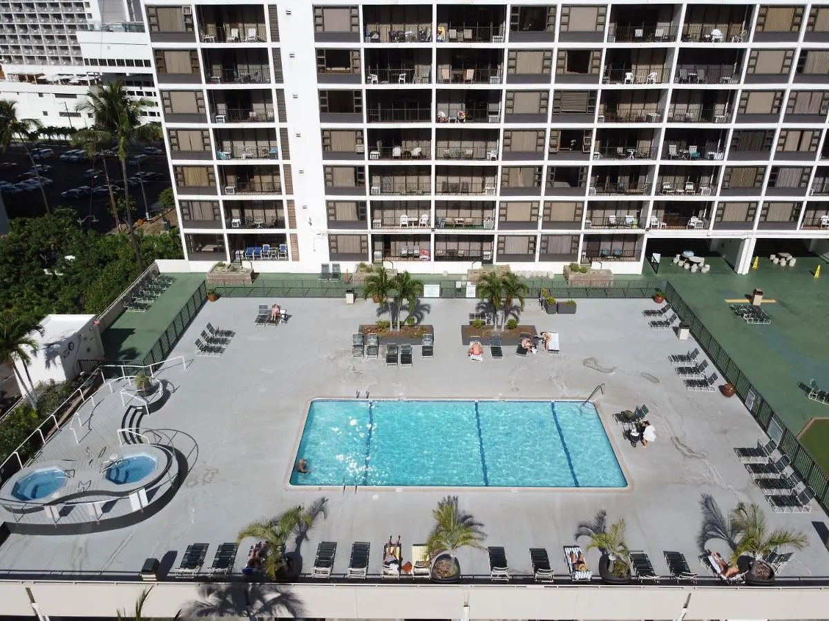 Apartment Beautiful Ocean View, Split Ac, 1 Block To Beach And Parking Honolulu
