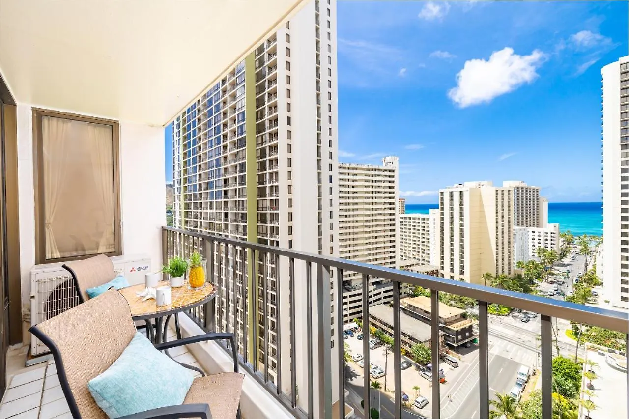 Beautiful Ocean View, Split Ac, 1 Block To Beach And Parking Honolulu