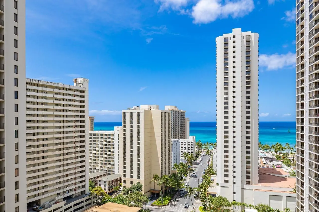 Beautiful Ocean View, Split Ac, 1 Block To Beach And Parking Honolulu