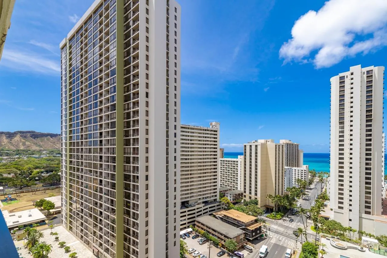 Beautiful Ocean View, Split Ac, 1 Block To Beach And Parking Honolulu 0*,  United States
