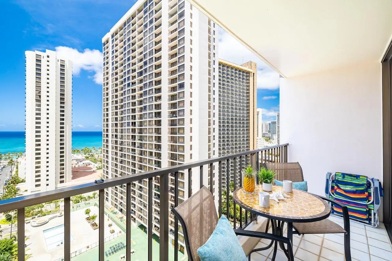 Apartment Beautiful Ocean View, Split Ac, 1 Block To Beach And Parking Honolulu